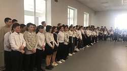 В одной из школ Челябинской области поставили Парту Героя в честь погибшего бойца