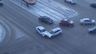 Видео аварии на перекрестке в Челябинске
