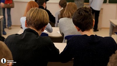 Родители учеников лицея в Челябинске заявили о массовом отравлении среди детей