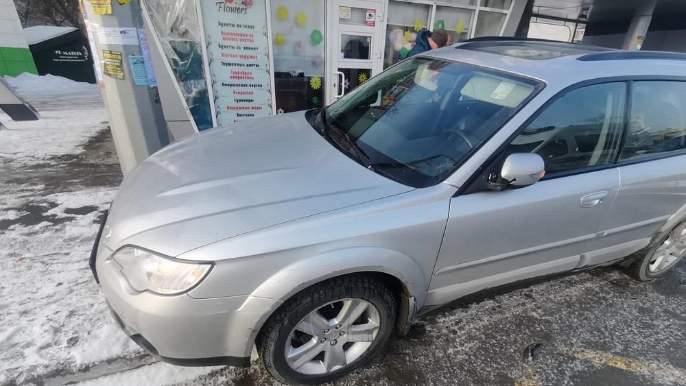 Иномарка вылетела на остановку и сбила двух женщин после ДТП в Челябинске