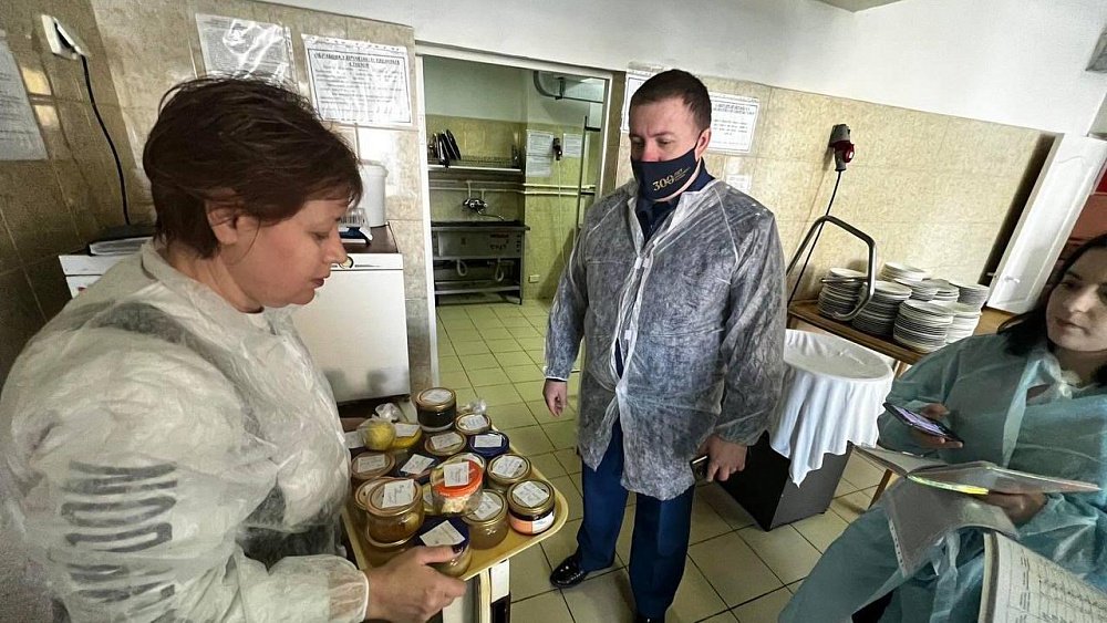 О массовом отравлении детей в челябинском лицее доложат главе СК РФ Александру Бастрыкину