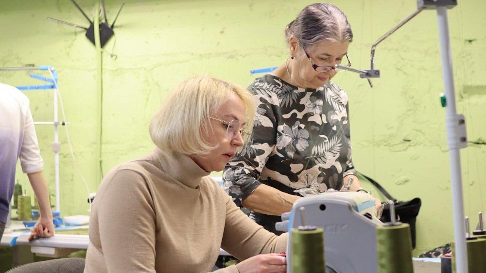 Ирина Гехт поддержала волонтерское движение «Шьем нашим»