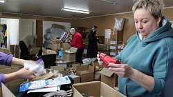 Жители Сосновского района отправили тонну сала и пряников бойцам в зону СВО