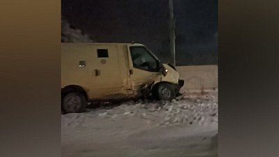 В Копейске инкассаторский автомобиль попал в ДТП