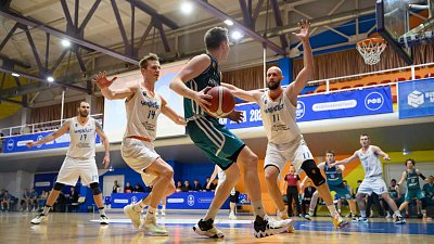 Баскетбольный клуб «Челбаскет» возглавил турнирную таблицу Высшей лиги