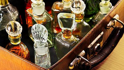 В Челябинске открыли выставку уникальных советских духов