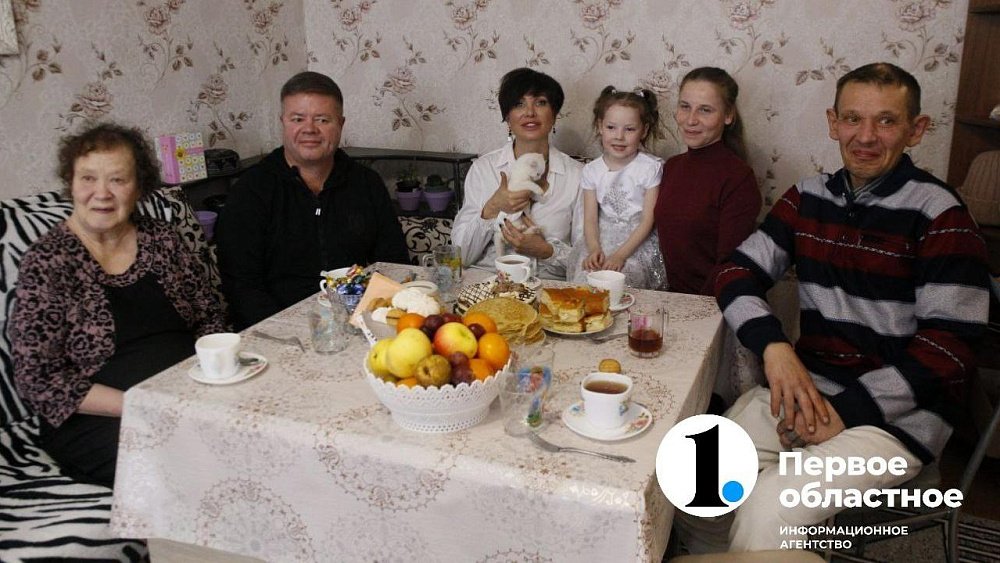 По инициативе Ирины Текслер «Единая Россия» приобрела квартиру сироте из Бакала