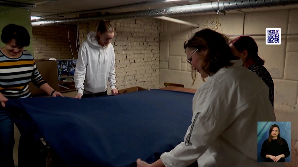 Челябинки шьют теплые вещи для солдат