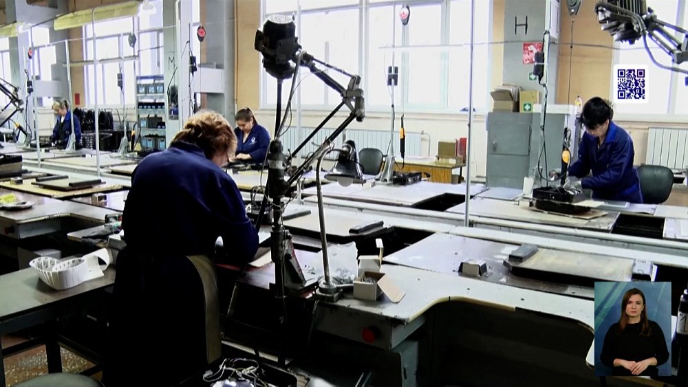 «Златмаш» отправил на Донбасс плиты и радиаторы