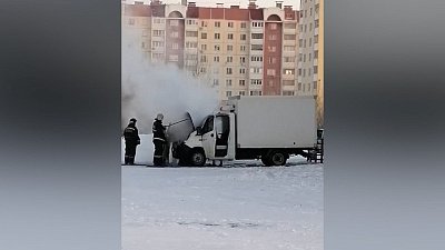 Горящий грузовой автомобиль в Озерске попал на видео