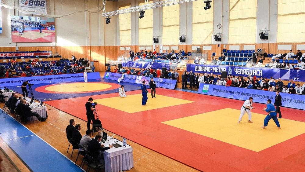 Более 450 спортсменов приняли участие в фестивале дзюдо и самбо в Челябинске