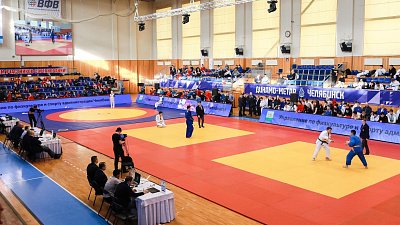 Более 450 спортсменов приняли участие в фестивале дзюдо и самбо в Челябинске