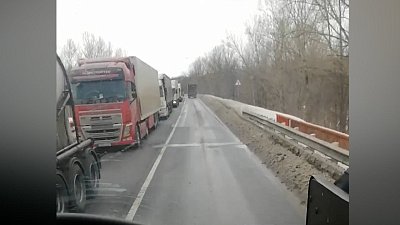 В Челябинской области на трассе М-5 образовалась масштабная пробка