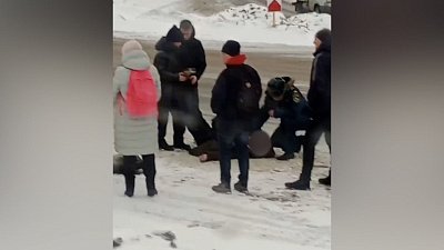 В Златоусте мужчину пытались реанимировать на улице