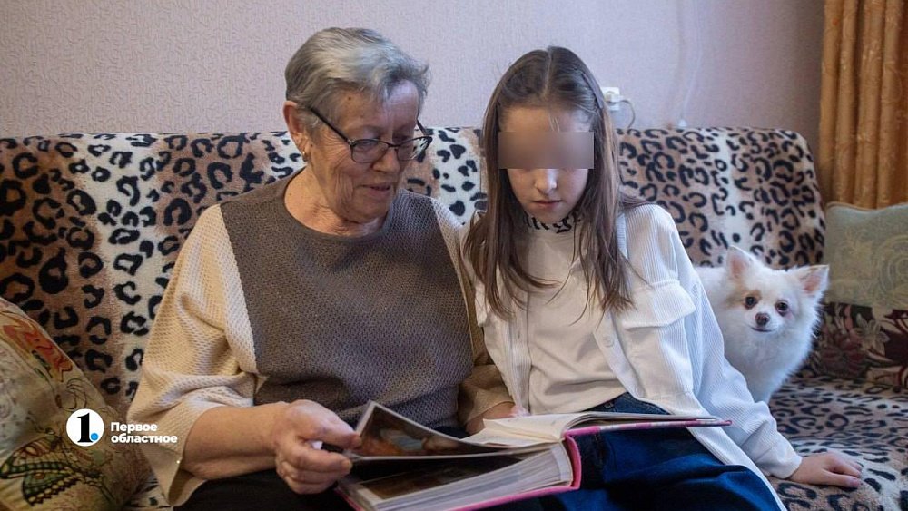 В Еманжелинке пенсионерка не отдает внучку родному отцу