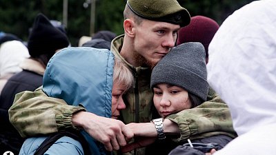 Дневник бойца и стихи от матери: вторую партию челябинских газет отправили в зону СВО