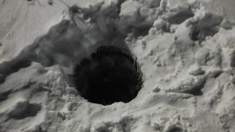 В Златоусте девятилетний ребенок провалился в открытый колодец