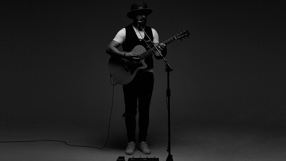 В челябинском баре пройдет концерт гитариста с лупером