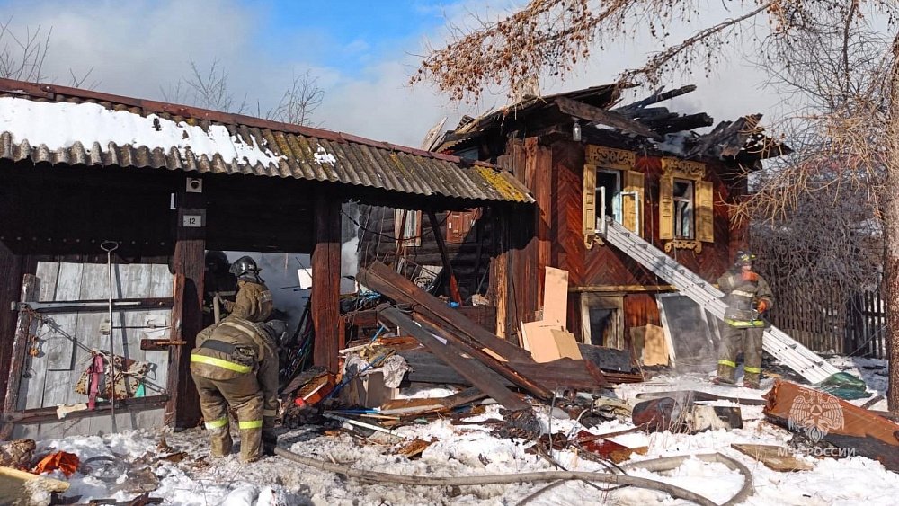 Пенсионер погиб при пожаре в частном доме в Челябинской области