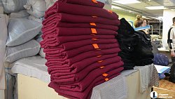 В Челябинске студенты и преподаватели шьют вещи для военнослужащих