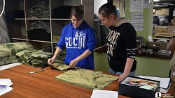 В Челябинске студенты и преподаватели шьют вещи для военнослужащих