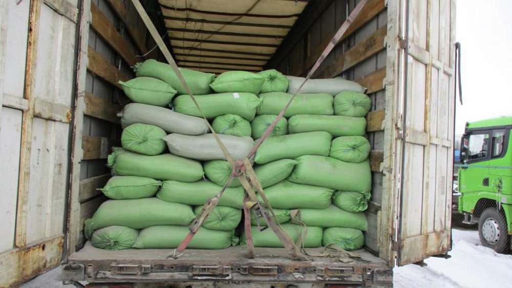 В Челябинской области задержали фуру с 17 тоннами насвая