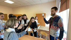 Школьники из Челябинска сделали запас окопных свечей для бойцов СВО