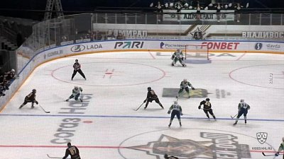 В Челябинске особенные дети сыграли с футболистами