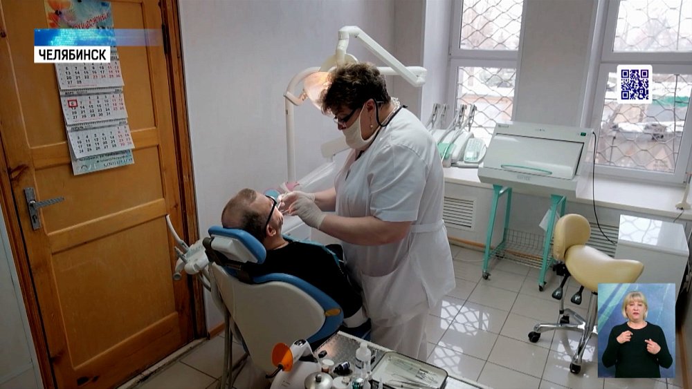 Волонтеры поздравили работающих в праздники