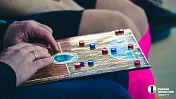 Когда в футбол играют женщины, мужчины сидят дома с детьми