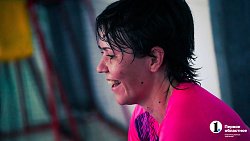 Когда в футбол играют женщины, мужчины сидят дома с детьми