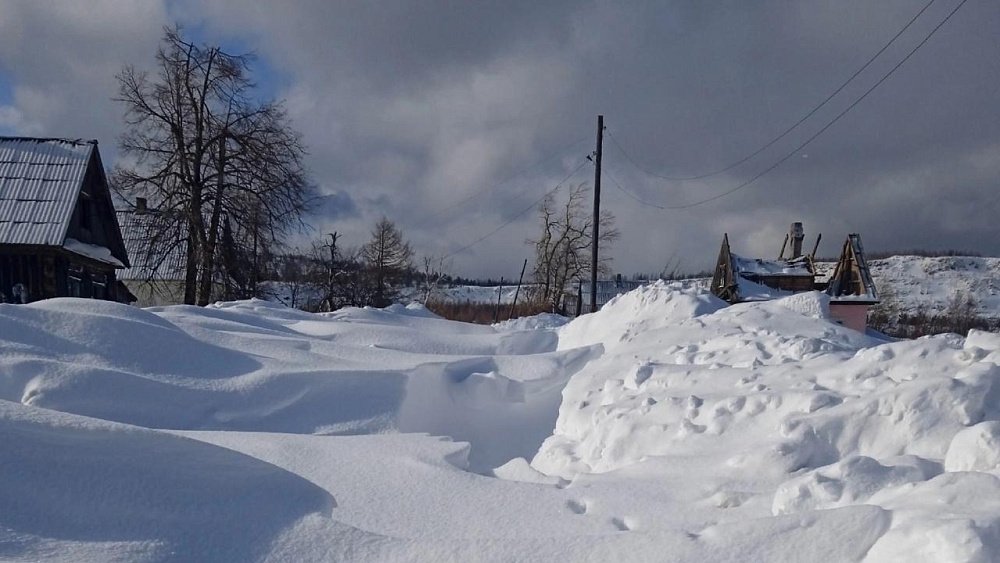 В Челябинской области замело целый поселок