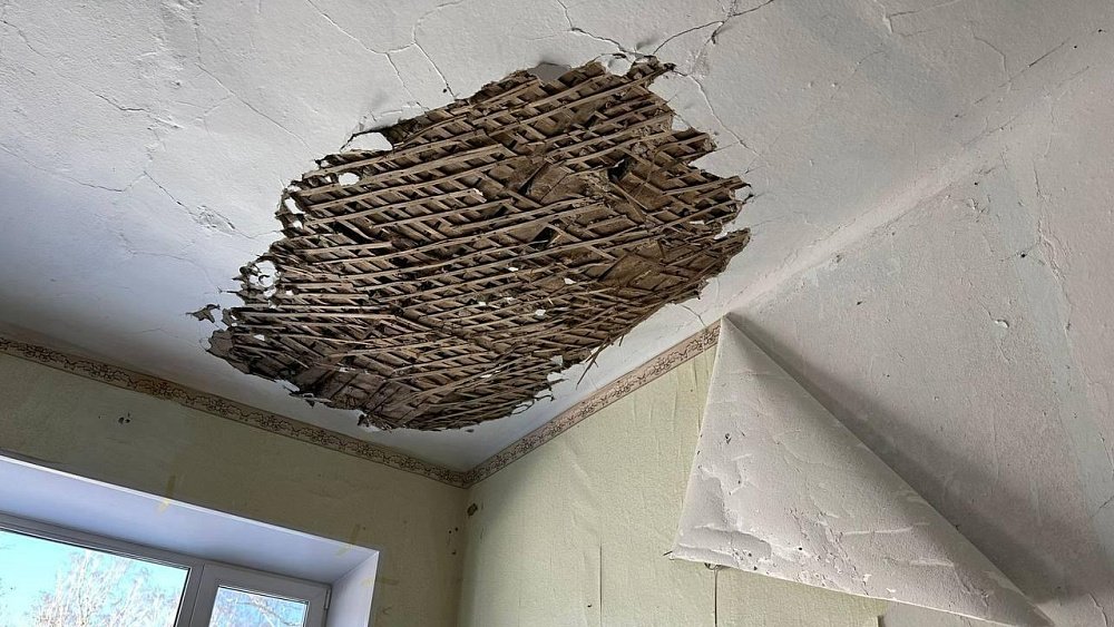 В Челябинской области ищут 40 млн рублей на ремонт разрушающейся школы