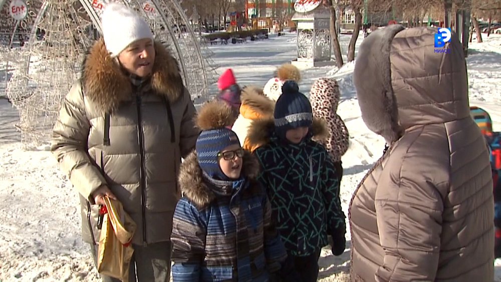 Детсадовцы поздравили женщин