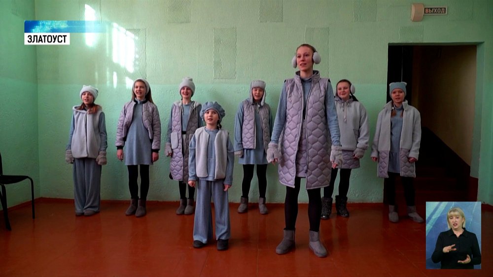 Школьницы из Златоуста отшили коллекцию одежды