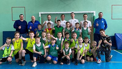 Футболисты клуба «Челябинск» провели мастер-класс для школьников