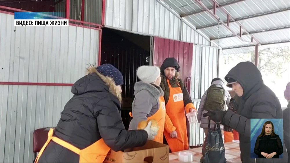 Волонтеры угостили обедом жителей Северодонецка
