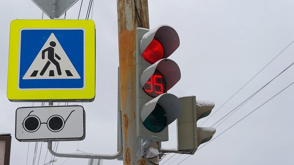 На переходе к зоопарку в Челябинске выключат светофор