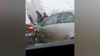 Челябинск сковали пробки из-за снегопада