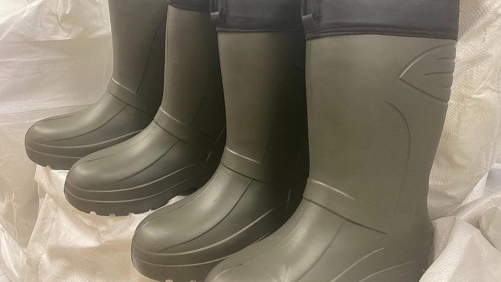 На собранные в ходе марафона ОТВ средства Народный фронт закупил для зоны СВО сапоги и термобелье