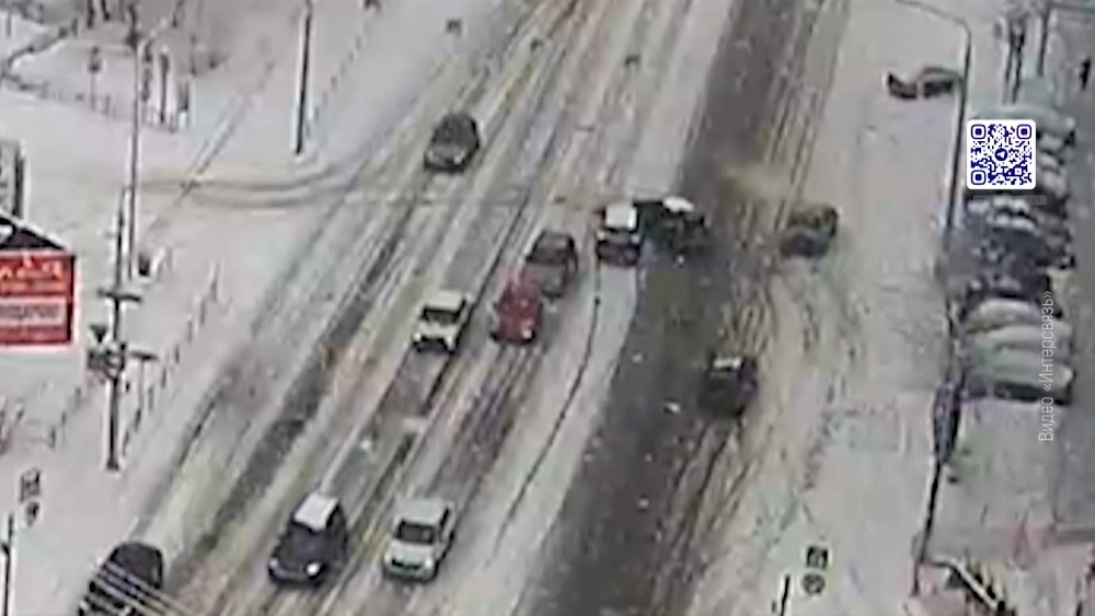 Челябинец устроил массовую аварию в снегопад