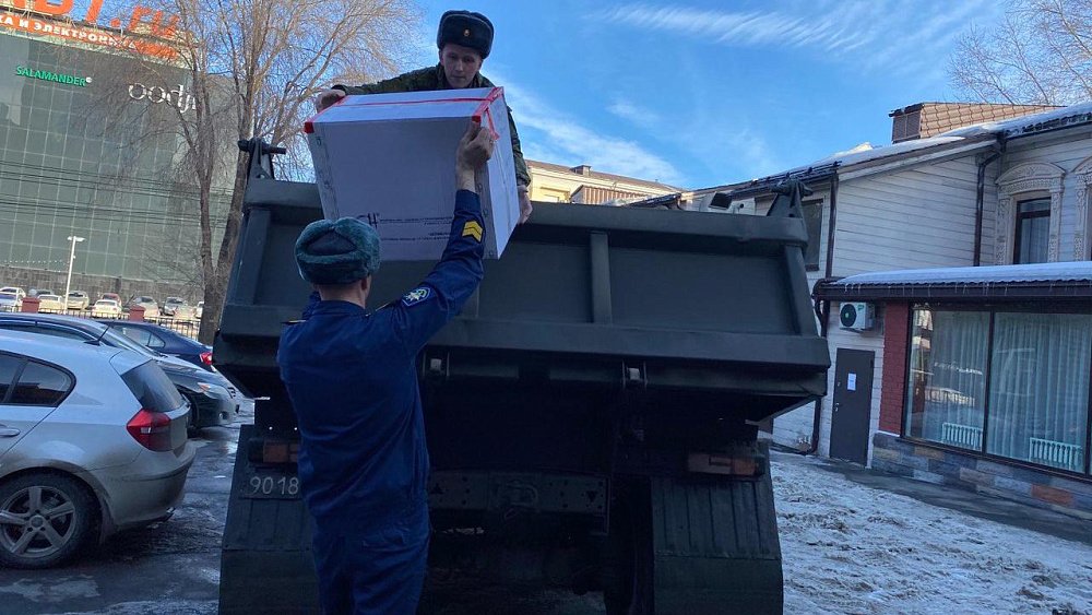 Народный фронт на деньги телемарафона ОТВ отправил микроволновки и берцы челябинским военным летчикам