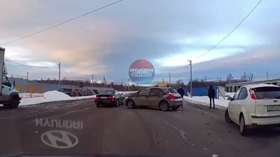 В Златоусте столкнулись два легковых автомобиля