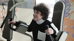 Хрупкие цветы: как в южноуральской «запретке» помогают особенным детям встать на ноги