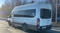Под Челябинском автобус с пассажирами врезался в фуру