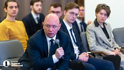 Студенты Финуниверситета из Москвы изучают опыт управления в Челябинской области