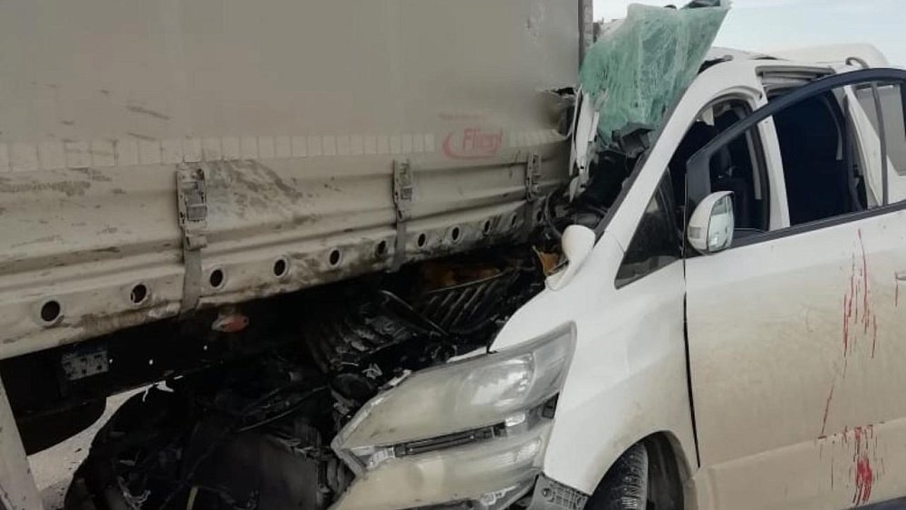 В Челябинской области автомобиль Toyota попал под грузовик