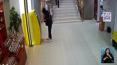 Мошенник обманул пенсионеров