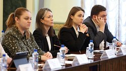 Алексей Текслер провел заседание совета реготделения «Движения первых»