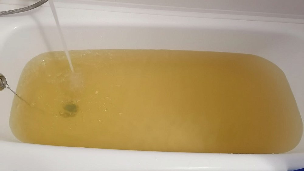 Жителям Челябинска объяснили, как вернуть деньги за грязную воду из кранов